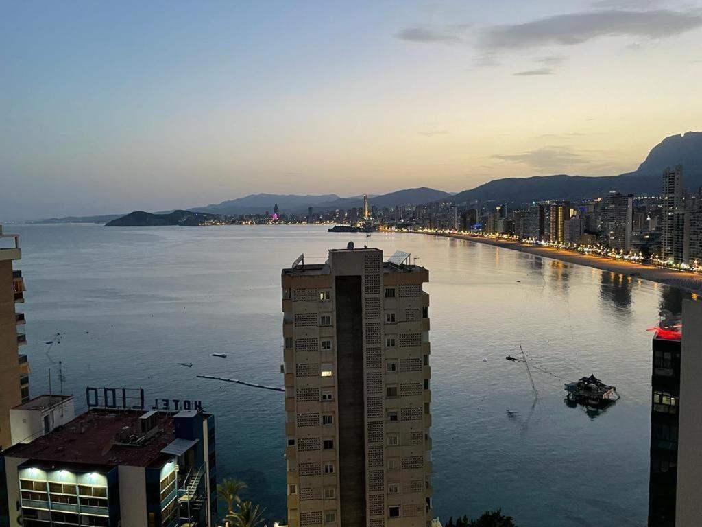 Apartamento Don Miguel 2 เบนิดอร์ม ภายนอก รูปภาพ